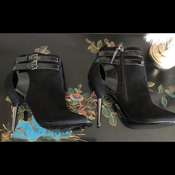 ⚫️ Rock & Republic Leena Booties ⚫️ - Picture 2 of 6